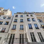 Former Art Studio Under Glass Roof In Strasbourg St-Denis Paris Welkeys