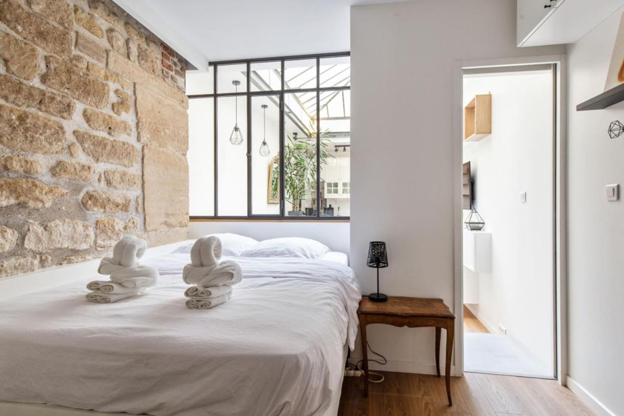 Former Art Studio Under Glass Roof In Strasbourg St-denis Welkeys Apartment