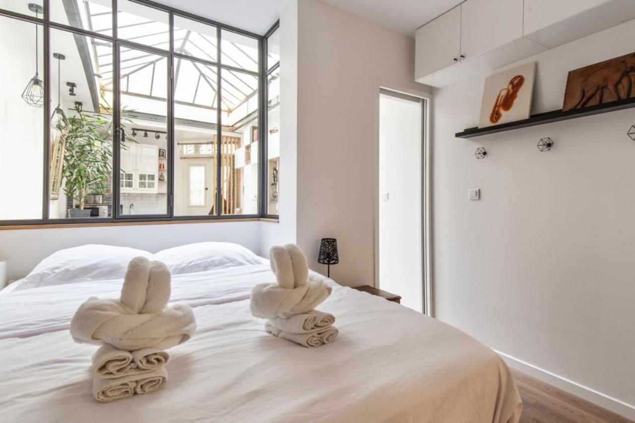 Apartment Former Art Studio Under Glass Roof In Strasbourg St-denis Welkeys *